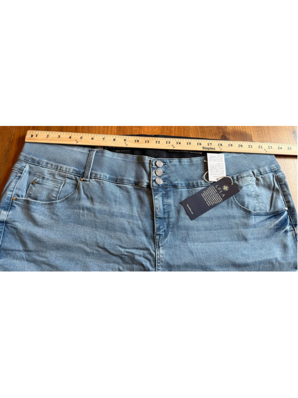 Laurie Felt Plus Light Wash Blue Silky Denim Capri Petite Plus Size 3XP - Picture 14 of 14